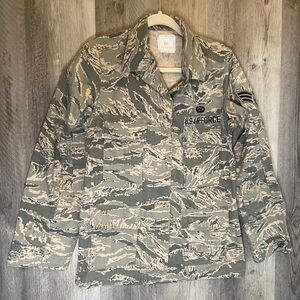 US Air Force Women’s Camouflage Utility Jacket. 6R
